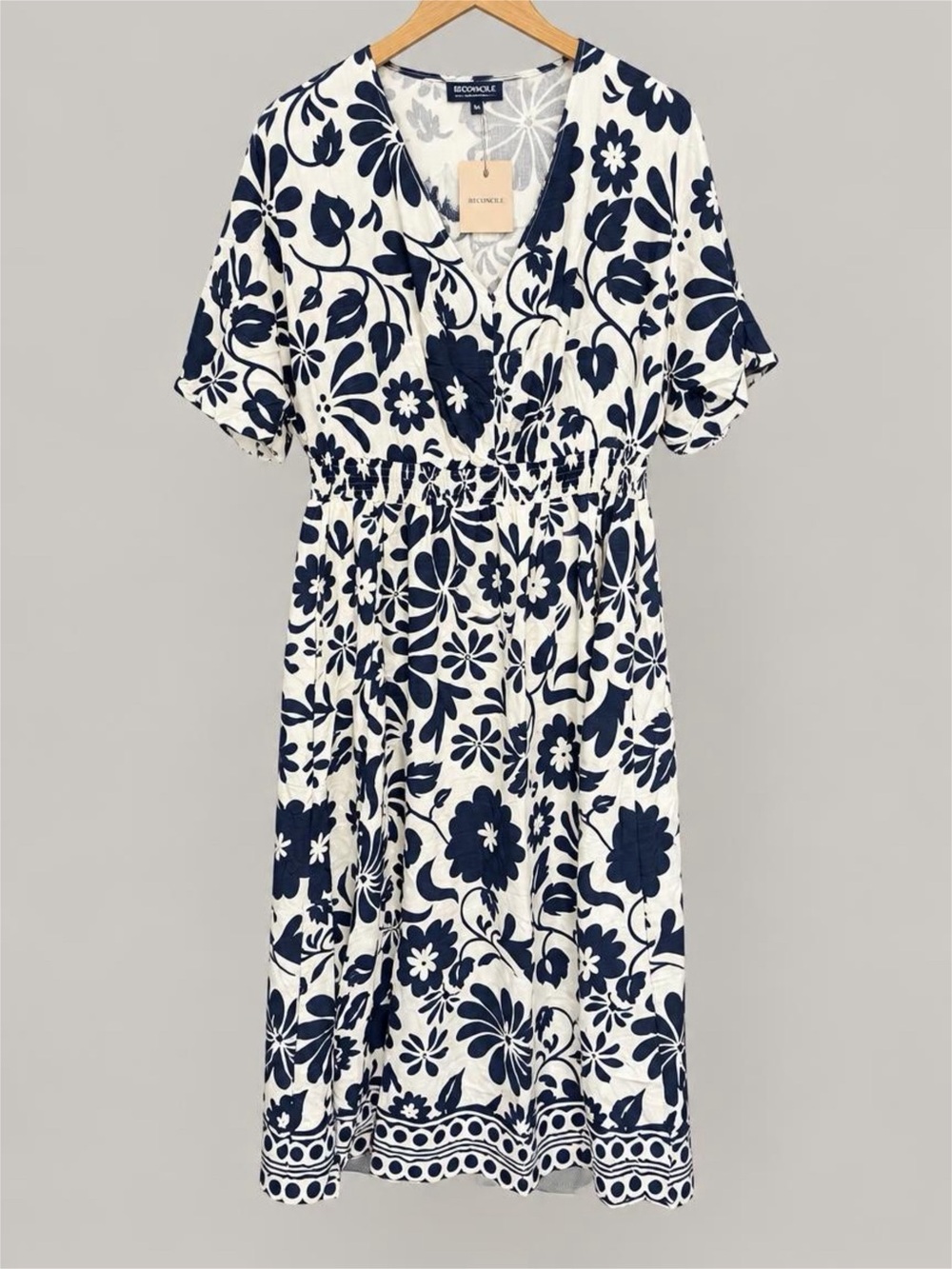 NWT BloomChic Navy & White Floral V-Neck Midi Dress with Elastic Waist - 14/16